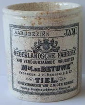 Oud blik aardbeienjam
